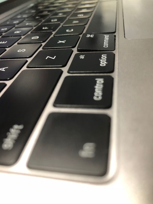 Macbook Proのキーボードが壊れる